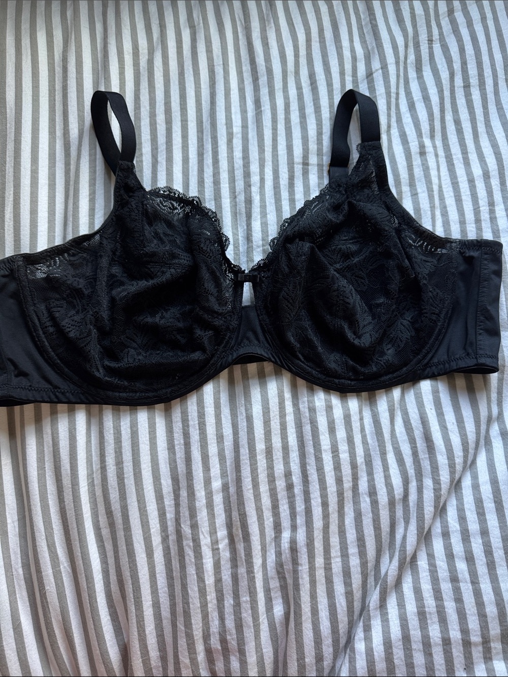Black Lace Underwire Bra - Elegant Support